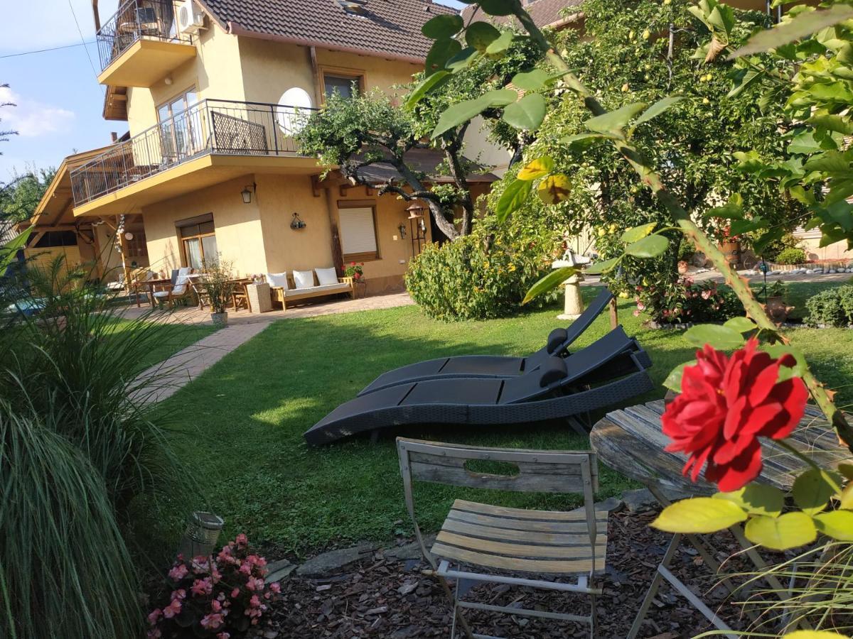 Rozsa Apartman อัลโชเอิร์ช ภายนอก รูปภาพ