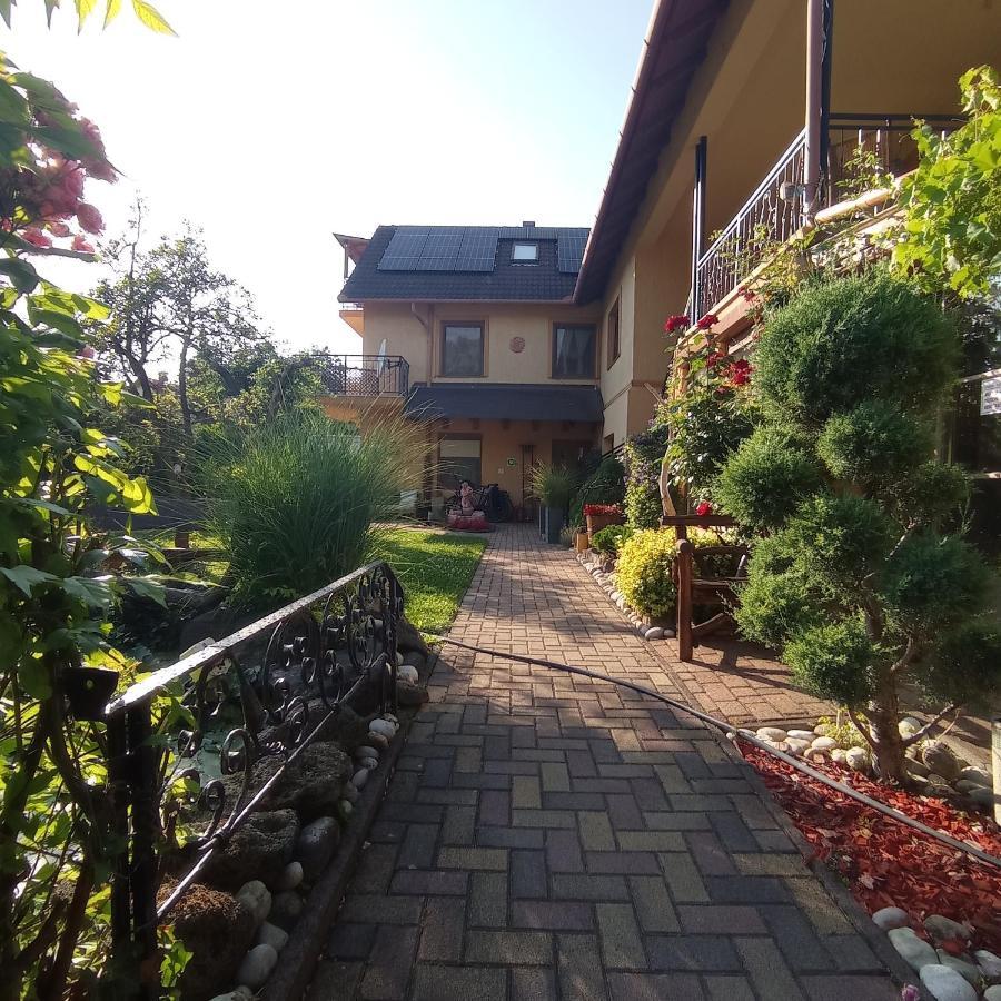 Rozsa Apartman อัลโชเอิร์ช ภายนอก รูปภาพ