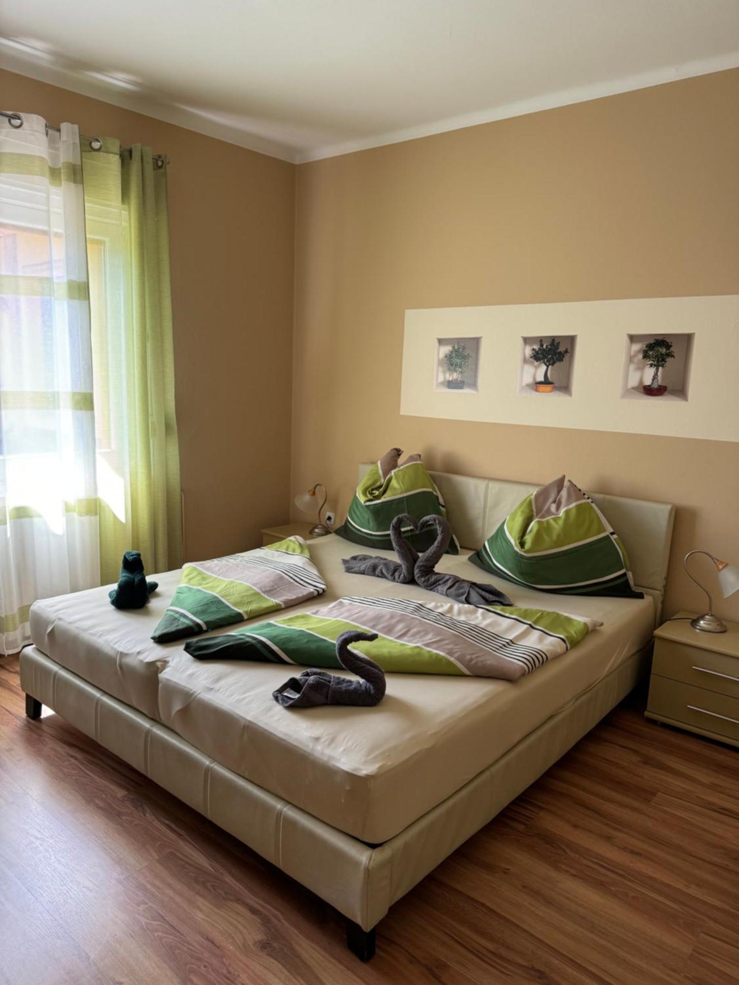 Rozsa Apartman Apartment อัลโชเอิร์ช ภายนอก รูปภาพ